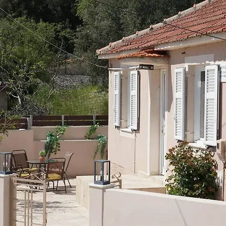 Semesterbostad Giannata House Dilináta